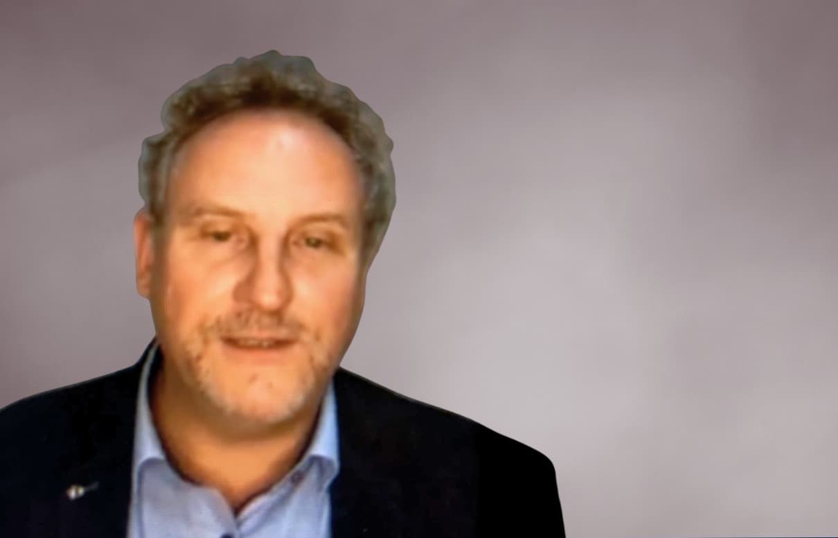 Matthias vorher — ausgelaugt, im Burnout